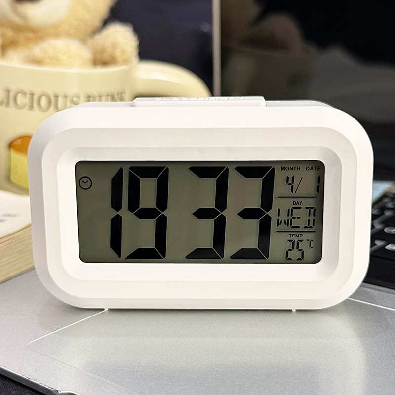スマートデジタル目覚まし時計 ブラックホワイトLCDディスプ - Digital Timer Countdown のレビューと価格