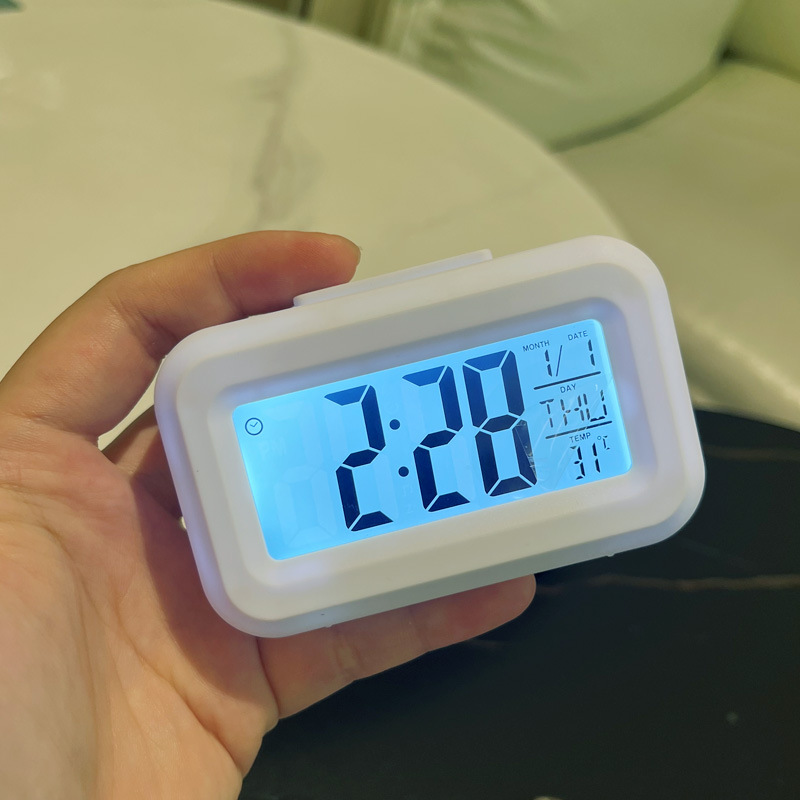 スマートデジタル目覚まし時計 ブラックホワイトLCDディスプ - Digital Timer Countdown のレビューと価格
